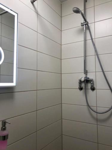 Einzelzimmer mit Boxspringbett